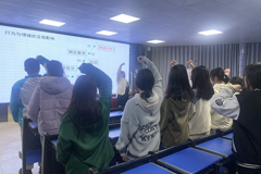呵护学生，从“心”开始 ——衡阳市信息网络工程学校举行学生心理健康讲座