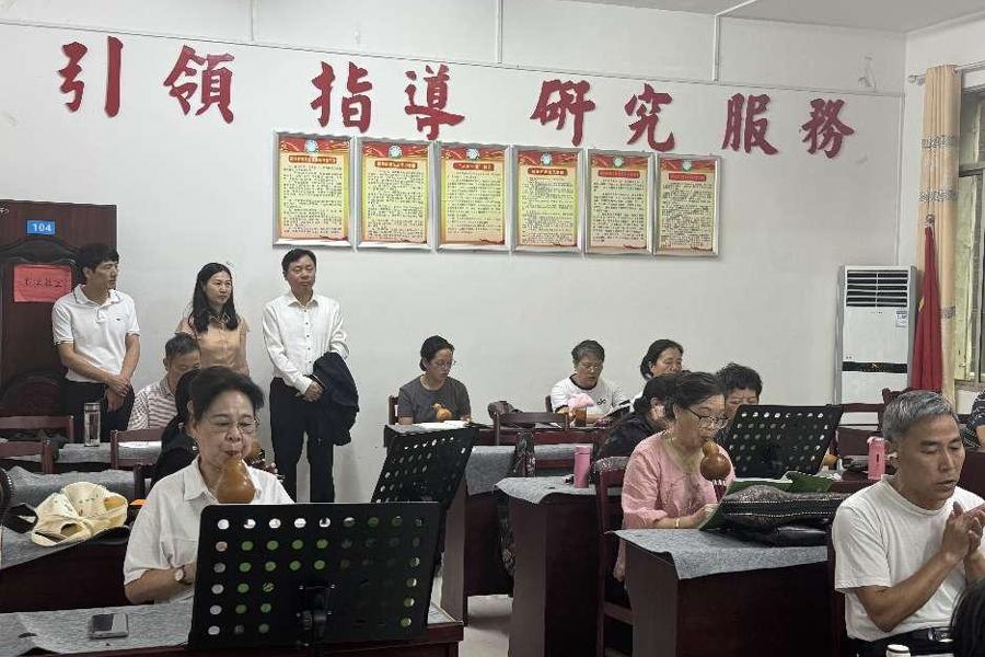 湖南开放大学党委书记龙献忠一行莅临我校2所县级学习中心调研指导工作